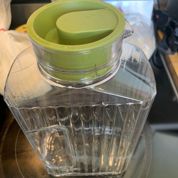 VTG Anchor Hocking Ribbed 2 Qt Glass Refrigerator Pitcher w/ Green Lid no chips - Picture 3 of 10